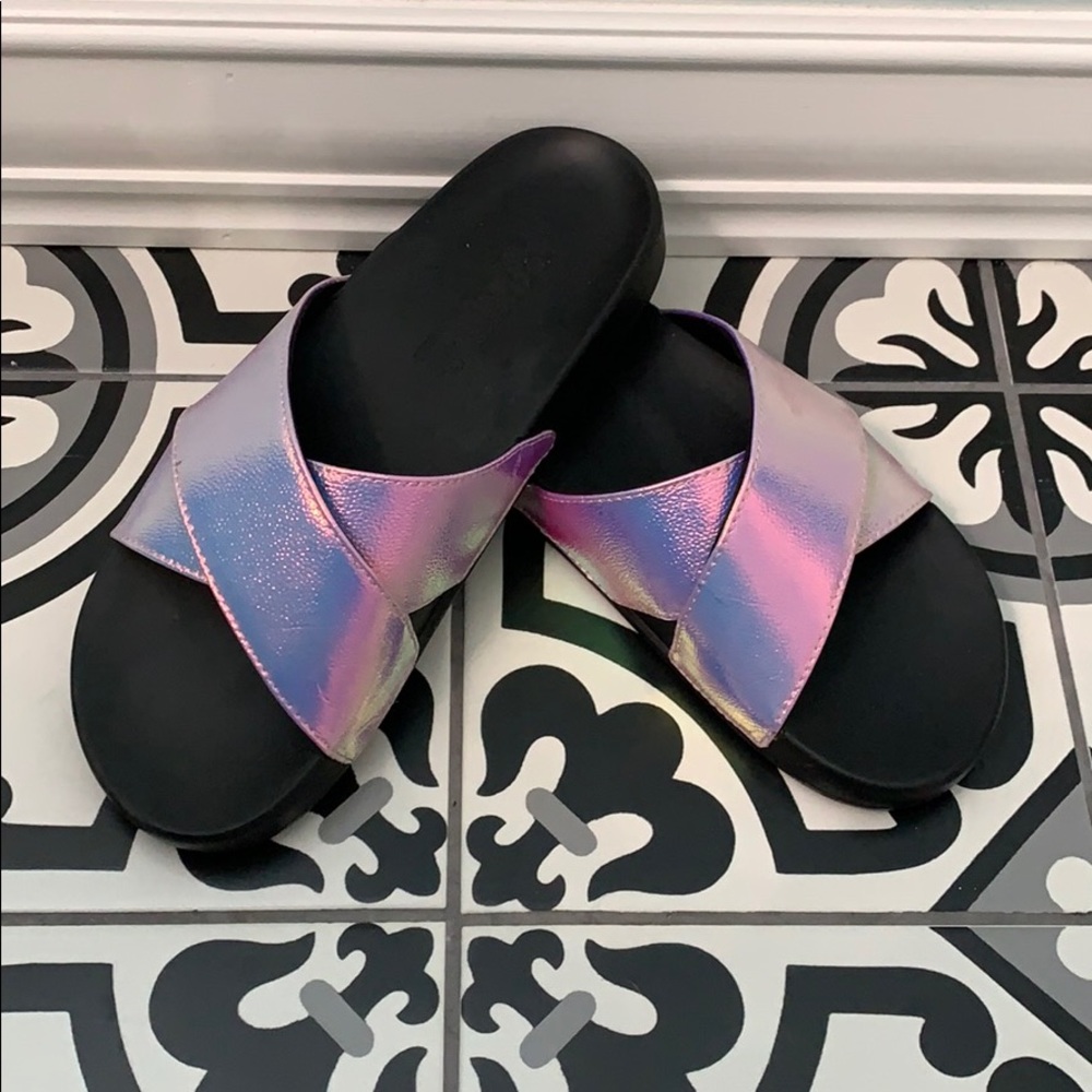 VS Pink metallic sliders